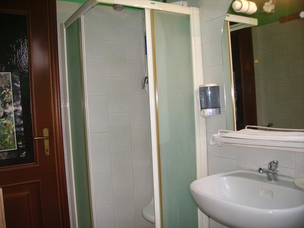 Star One Hotel Milánó Szoba fotó